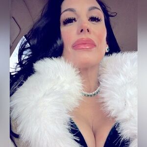 Meet your Posher, Robin